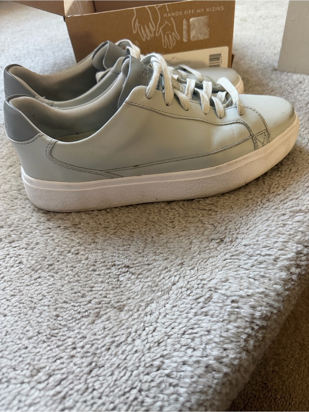 Kizik Women’s Vegas Slip-On Sneakers in grey and white. Great condition.